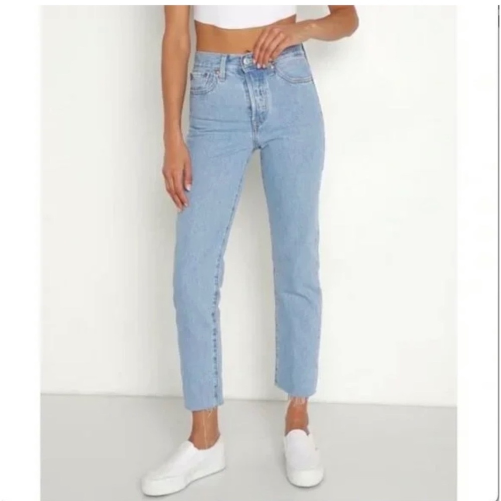 Levi’s Wedgie Straight Ankle Jeans